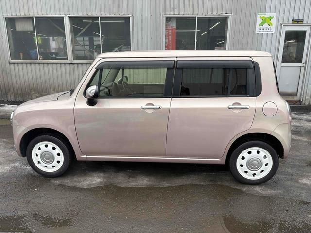 アルトラパンショコラ Ｘ　４ＷＤ　オートライト　ＨＩＤ　スマートキー　アイドリングストップ　電動格納ミラー　シートヒーター　ベンチシート　ＣＶＴ　盗難防止システム　ＡＢＳ　ＣＤ　ＵＳＢ　衝突安全ボディ　エアコン（9枚目）