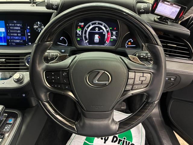 ＬＳ ＬＳ５００ｈ　バージョンＬ　夏冬タイヤ　追従クルコン　サンルーフ　衝突軽減　ドラレコ　エンスタ　電動リアゲート　デジタルインナーミラー　Ｂカメラ　全方位カメラ　コーナーセンサー　シートＡＣ　純正ナビ（19枚目）