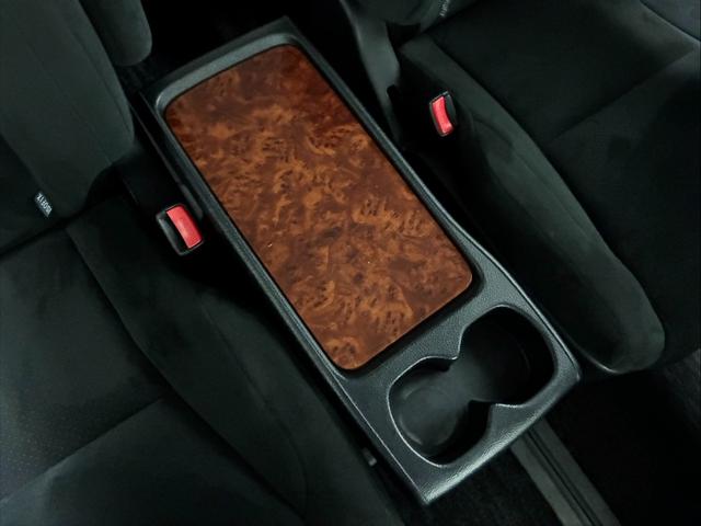 アルファード ２４０Ｓ　プライムセレクションＩＩ　夏冬タイヤ　クルコン　エンスタ　電動リアゲート　フリップダウンモニター　コーナーセンサー　社外ナビ　両側電動スライドドア　横滑り防止（28枚目）