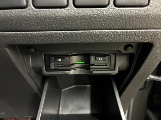 アルファード ２４０Ｓ　プライムセレクションＩＩ　夏冬タイヤ　クルコン　エンスタ　電動リアゲート　フリップダウンモニター　コーナーセンサー　社外ナビ　両側電動スライドドア　横滑り防止（39枚目）