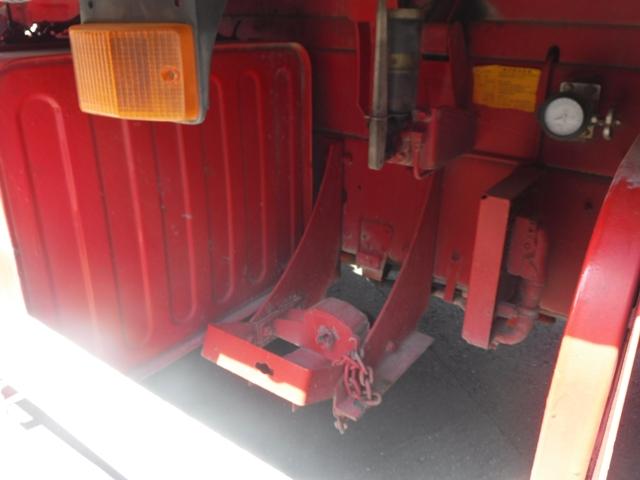 クオン ダンプ　８．７ｔ　３５０馬力　電動パタンコ付（18枚目）