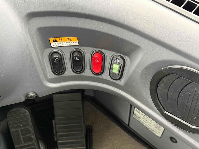 日本 コマツ WA100 7型 2600アワー(17枚目)