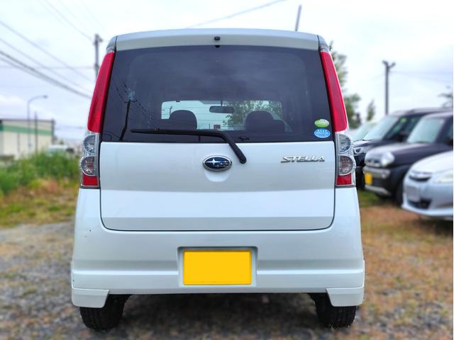 ステラ Ｌ　ブラックインテリアセレクション　４ＷＤ・タイミングベルト交換済み・ユーザー実働車買取直販・あうとれっと・室内クリーニング済み・地デジワンセグナビ・バックカメラ・スマートキーレス・ＨＩＤライト（7枚目）
