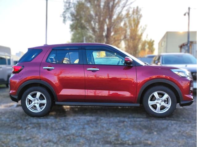 ライズ Ｚ　４ＷＤ・ワンオーナー・スマートアシスト・９インチディスプレイオーディオ・ＴＶ走行中視聴ＯＫ・パノラミックビュー・ＥＴＣ・電動パーキング・オートブレーキホールド・前後ドライブレコーダー・夏冬タイヤアルミ（4枚目）