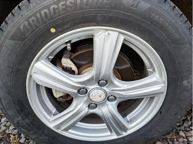 ライズ Ｚ　４ＷＤ・ワンオーナー・スマートアシスト・９インチディスプレイオーディオ・ＴＶ走行中視聴ＯＫ・パノラミックビュー・ＥＴＣ・電動パーキング・オートブレーキホールド・前後ドライブレコーダー・夏冬タイヤアルミ（9枚目）