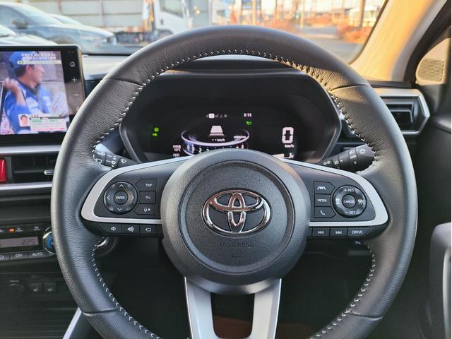 ライズ Ｚ　４ＷＤ・ワンオーナー・スマートアシスト・９インチディスプレイオーディオ・ＴＶ走行中視聴ＯＫ・パノラミックビュー・ＥＴＣ・電動パーキング・オートブレーキホールド・前後ドライブレコーダー・夏冬タイヤアルミ（23枚目）