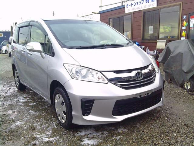 フリード G プレミアムエディション 車検整備付 4WD 両側スライドドア エンジンスターター ナビ TV Bモニター 6人(2枚目)