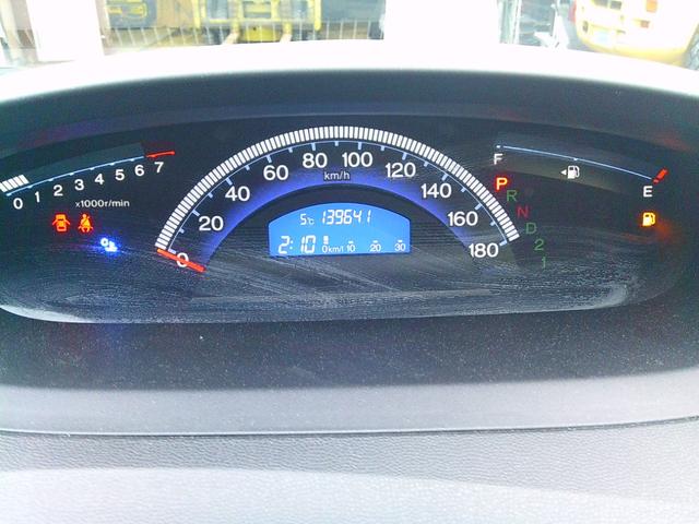 フリード G プレミアムエディション 車検整備付 4WD 両側スライドドア エンジンスターター ナビ TV Bモニター 6人(6枚目)
