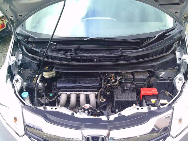 フリード G プレミアムエディション 車検整備付 4WD 両側スライドドア エンジンスターター ナビ TV Bモニター 6人(9枚目)