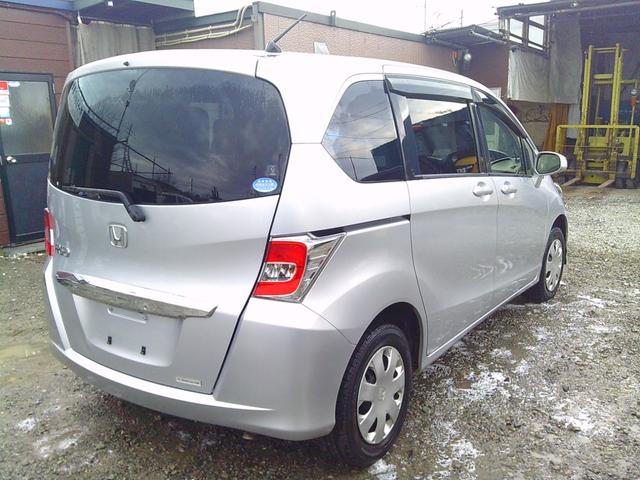 フリード G プレミアムエディション 車検整備付 4WD 両側スライドドア エンジンスターター ナビ TV Bモニター 6人(26枚目)