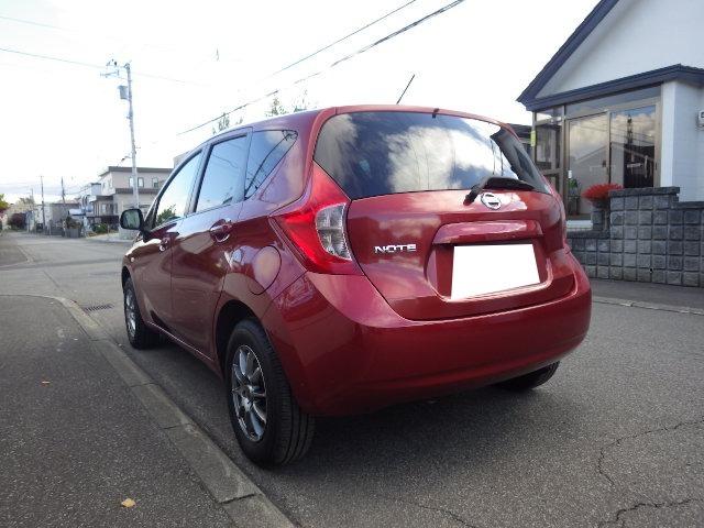 ノート X FOUR 社外ナビ フルセグTV バックカメラ ETC プッシュスタート スマートキー エンジンスターター 夏冬タイヤ(3枚目)