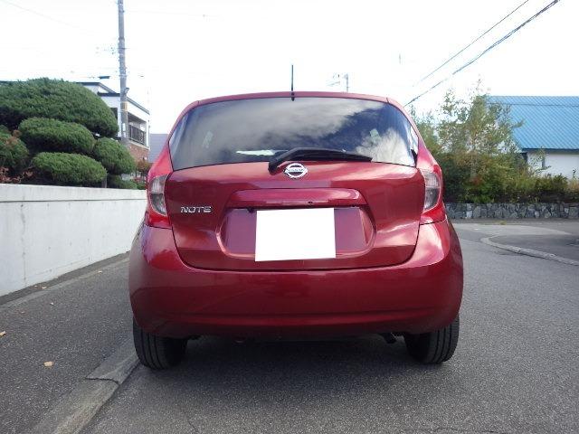 ノート X FOUR 社外ナビ フルセグTV バックカメラ ETC プッシュスタート スマートキー エンジンスターター 夏冬タイヤ(4枚目)