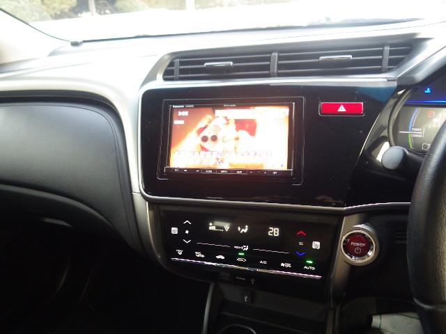 グレイス ハイブリッドＥＸ　４ＷＤ　社外ナビ　フルセグＴＶ　バックカメラ　ＬＥＤライト　エンジンスターター　夏冬タイヤ（14枚目）