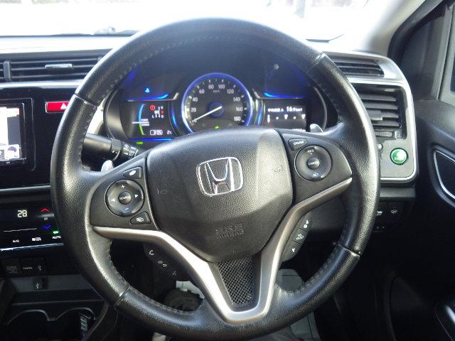 グレイス ハイブリッドＥＸ　４ＷＤ　社外ナビ　フルセグＴＶ　バックカメラ　ＬＥＤライト　エンジンスターター　夏冬タイヤ（15枚目）