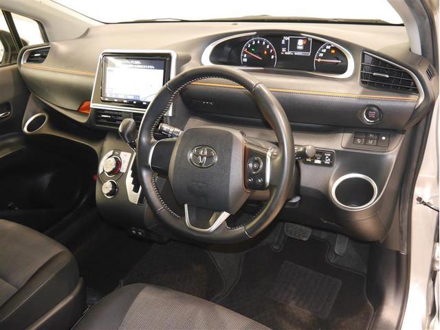 シエンタ Ｇ　衝突被害軽減　ウォークスルー　ＶＳＣ　リアカメラ　ＬＥＤライト　デュアルパワースライドドア　４ＷＤ車　キーフリーシステム　フルセグＴＶ　ＡＡＣ　パワーウインドウ　ＤＶＤ　ナビ＆ＴＶ　ＥＴＣ車載器（4枚目）