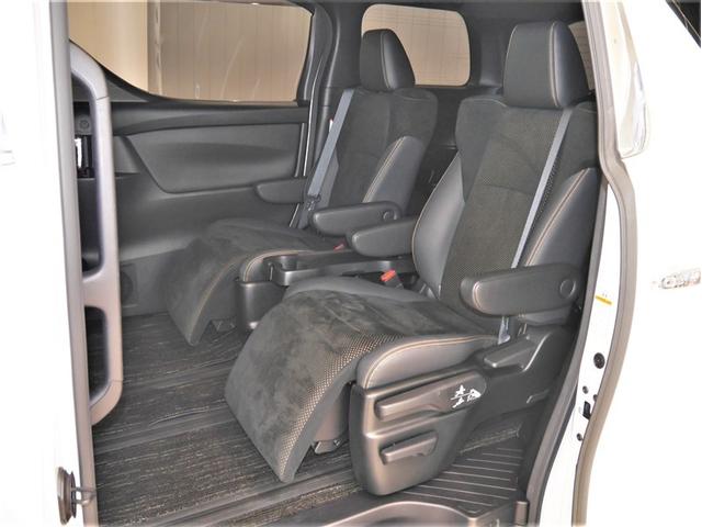 アルファード ２．５Ｓ　タイプゴールド　衝突軽減システム　Ｂカメラ　ＡＣ１００Ｖ　ＡＢＳ　両側オートスライドドア　ＬＥＤライト　寒冷地仕様車　クルコン　アルミホイール　アイドリングストップ　エアバッグ　キーレス　ドラレコ　３列シート　４ＷＤ（8枚目）