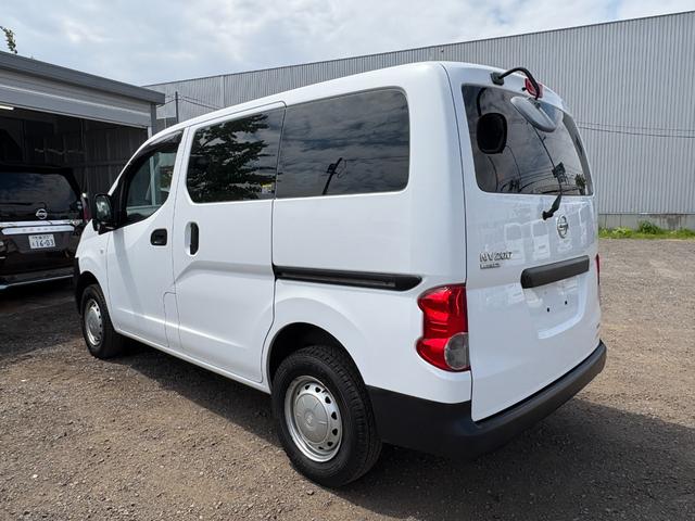 ＮＶ２００バネットバン ＤＸ　４ＷＤ　ワンオーナー　キーレス　５人乗り　ラジオ　両側スライドドア　純正フロアマット　寒冷地仕様（5枚目）