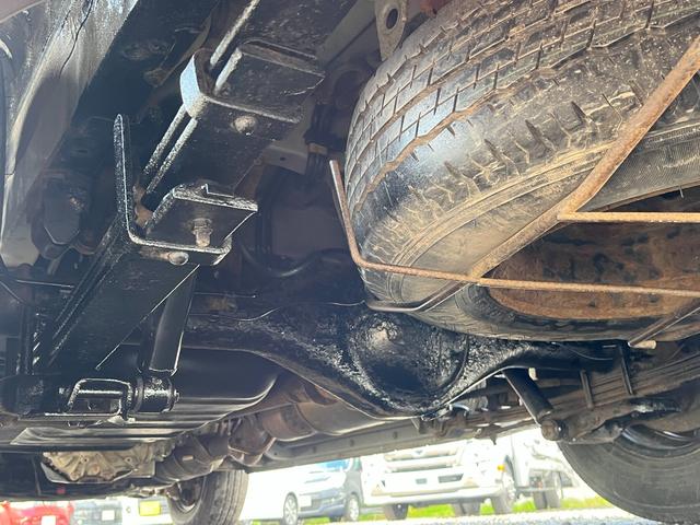 レジアスエースバン ロングスーパーＧＬ　キーレス　純正ＳＤナビＴＶ　バックカメラ　ＥＴＣ　車線逸脱警報　ＬＥＤライト　冬タイヤ積込　ドライブレコーダー（13枚目）