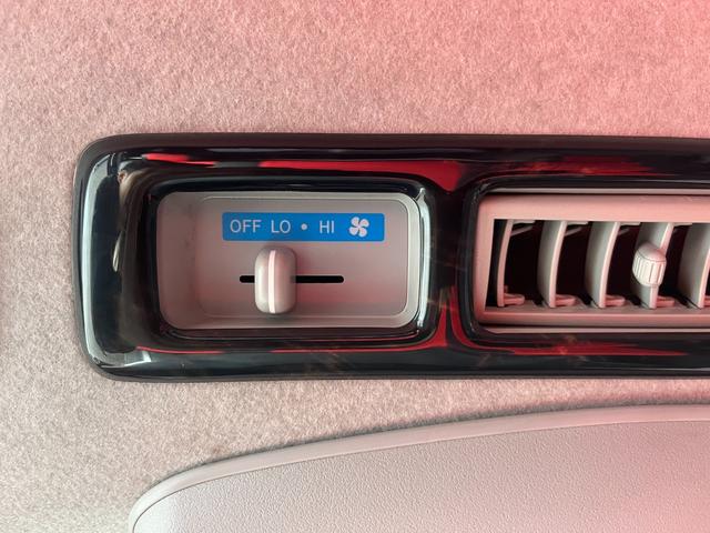 レジアスエースバン スーパーGL ダークプライム スマートキー プッシュスタート 社外SDナビ バックカメラ ETC 両側パワースライドドア LEDヘッドライト 社外Fリップスポイラー 社外テール ベッドキット(35枚目)