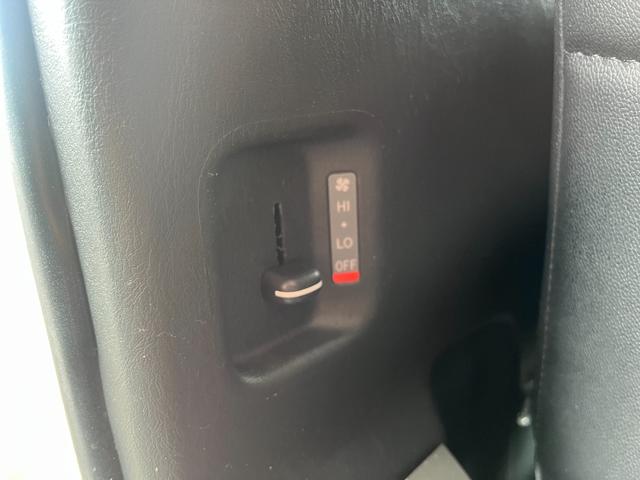 レジアスエースバン スーパーGL ダークプライム スマートキー プッシュスタート 社外SDナビ バックカメラ ETC 両側パワースライドドア LEDヘッドライト 社外Fリップスポイラー 社外テール ベッドキット(36枚目)