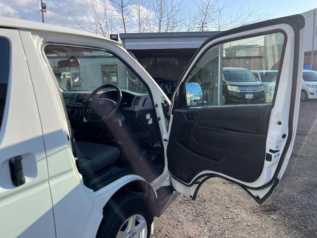 ハイエースバン ロングDX 5ドア 3人乗り 寒冷地仕様 キーレス ETC 社外15インチAW フォグランプ(13枚目)