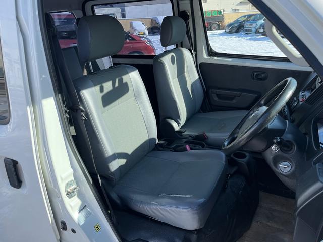タウンエースバン DX 寒冷地仕様 集中ドアロック 純正ラジオ ドライブレコーダー ETC リアフォグランプ 積込夏タイヤ(15枚目)