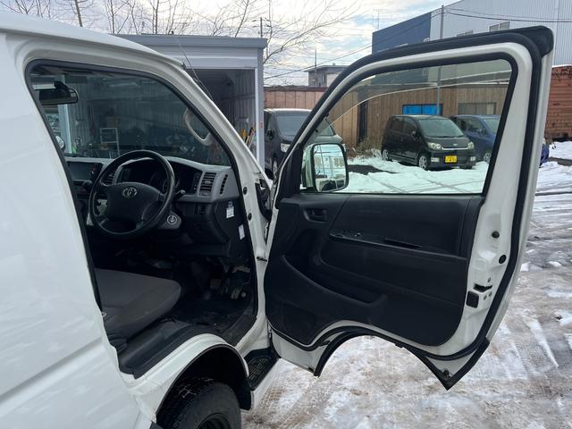 ハイエースバン ロングDX 寒冷地仕様 ナビTV 4型フェイス 1ナンバー登録 リアヒーター ヒッチメンバー オーバーフェンダー(17枚目)