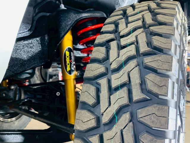 ジムニー クロスアドベンチャーXC EN-リフトアップカスタム/3インチリフトアップ/ノックスドール防錆施工/オープンカントリーRTタイヤ/クロスクロー当社オリジナルカラーAW/バックカメラ/ナビ/ETC/フォグランプ/LEDナンバー灯(22枚目)