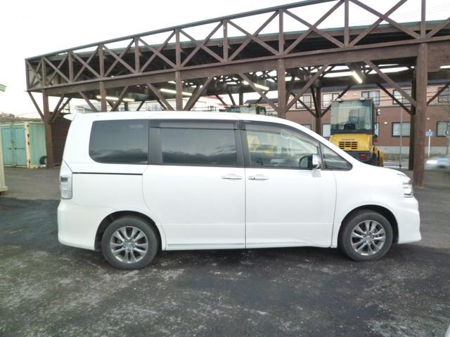 ヴォクシー ZS 煌Z 純正ナビ・コンビシート・HIDヘッドライト・両側パワースライドドア・オートライト・パドルシフト・スマートキー・プッシュスタート・寒冷地仕様・電動格納式ドアミラー(6枚目)