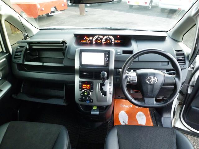 ヴォクシー ZS 煌Z 純正ナビ・コンビシート・HIDヘッドライト・両側パワースライドドア・オートライト・パドルシフト・スマートキー・プッシュスタート・寒冷地仕様・電動格納式ドアミラー(11枚目)