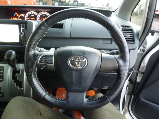 ヴォクシー ZS 煌Z 純正ナビ・コンビシート・HIDヘッドライト・両側パワースライドドア・オートライト・パドルシフト・スマートキー・プッシュスタート・寒冷地仕様・電動格納式ドアミラー(19枚目)