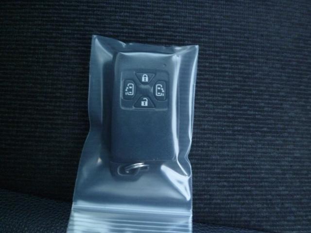 ヴォクシー ZS 煌Z 純正ナビ・コンビシート・HIDヘッドライト・両側パワースライドドア・オートライト・パドルシフト・スマートキー・プッシュスタート・寒冷地仕様・電動格納式ドアミラー(28枚目)