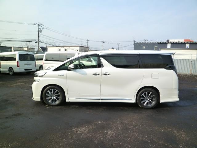 ヴェルファイアハイブリッド ZR あんしん保証付き☆ワンオーナー・モデリスタエアロ&マフラー・ムーンルーフ・純正9インチナビ・TSS・純正インテリアイルミ・パワーBドア・パワーシート・オットマン・両側パワスラ(2枚目)