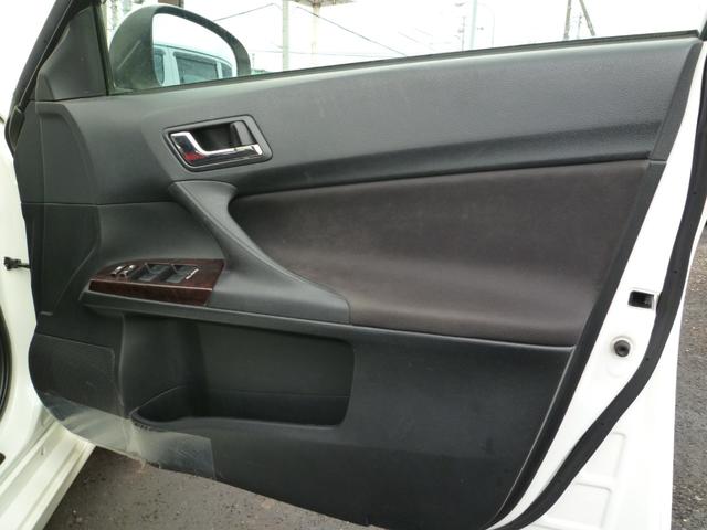 マークX 250G Four Fパッケージ あんしん保証付き☆ レーンキープアシスト・プリクラッシュセーフティ・オートライト・パキングソナー・ナビ・クルコン・デアイサ・電動格納式ドアミラー・純正ホイール(17枚目)