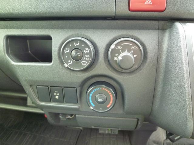 ハイエースバン ロングＤＸ　あんしん保証付き☆　寒冷地仕様・９人乗・バックカメラ・ドラレコ前・リアヒーター・キーレス・ハロゲンヘッドライト・パワーヒーター・社外ナビ・ライトレベライザー・ＡＢＳ（16枚目）