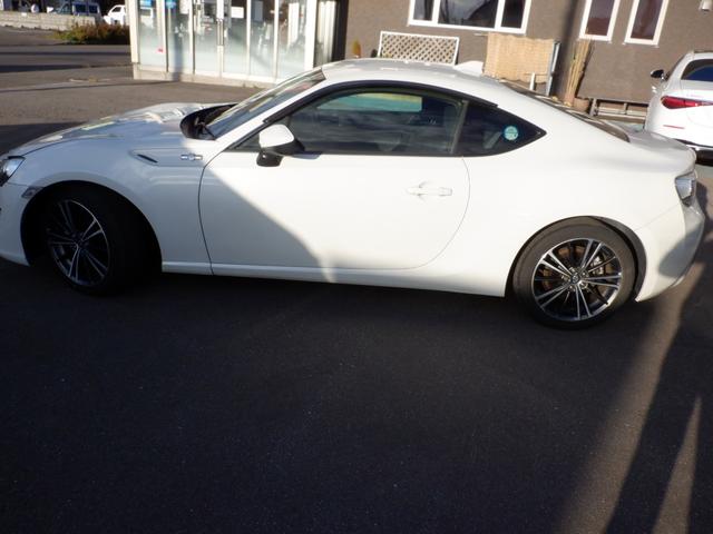 86 GT ワンオーナー・F&Bカメラ・ミラーヒーター・ETC・オートライト・HIDヘッドライト・純正ナビ・純正AW・スマートキー・電動格納式ドアミラー・フルセグTV(2枚目)