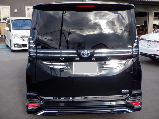 ヴォクシー ハイブリッドＳ－Ｚ　ワンオーナー／社外アルミホイール／純正アルミ有／ローダウン／ハーフレザー／パワーバックドア／ステアリングヒーター（3枚目）