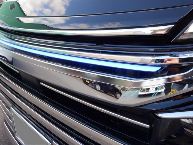 ヴォクシー ハイブリッドＳ－Ｚ　ワンオーナー／社外アルミホイール／純正アルミ有／ローダウン／ハーフレザー／パワーバックドア／ステアリングヒーター（9枚目）