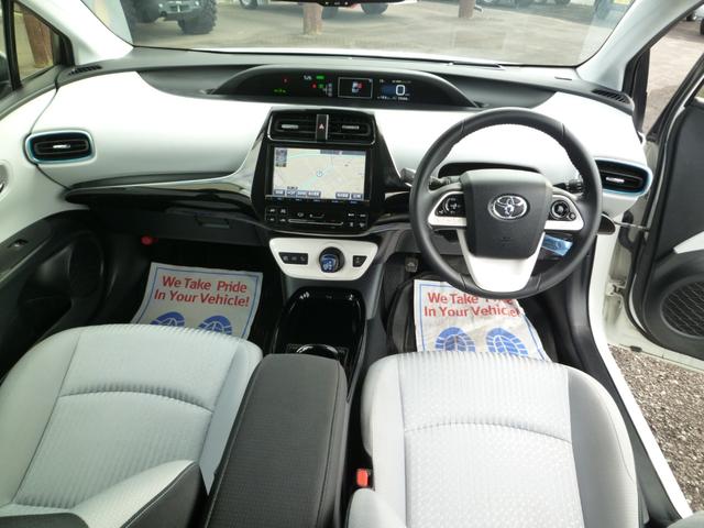 プリウス A あんしん保証付き☆ モデリスタエアロ・パーキングアシスト・バックカメラ・ヘッドアップディスプレイ・ブラインドスポットモニター・クルコン・パーキングソナー・ETC・デアイサ(20枚目)