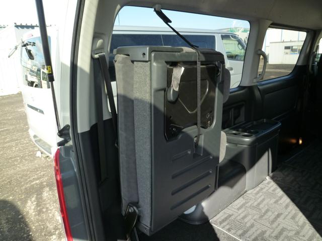 一番後ろのシート収納した写真です☆