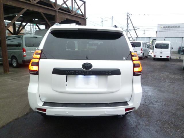 ランドクルーザープラド ＴＸ　Ｌパッケージ　マットブラックエディション　サンルーフ・電動シート・革シート・純正ＡＷ・全方位カメラ・ＬＥＤヘッドライト・ＥＴＣ２．０・電格オートミラー・シートヒーター、エアコン・ドラレコ前後・ルーフレール・ライトウォッシャー（4枚目）