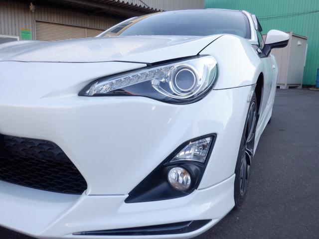 ８６ ＧＴ　モデリスタエアロ・社外マフラー・ローダウン・バックカメラ・パドルシフト・スマートキー・プッシュスタート・ＨＩＤヘッドライト・オートライト・電動格納式ドアミラー・純正ナビ（9枚目）