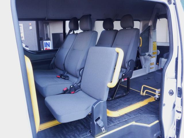 ハイエースバン ウェルキャブＣロング　車椅子リフト・オートステップ・左パワースライドドア・純正ラジオ・寒冷地仕様・リヤヒーター・リヤクーラー・ＰＷＲ　ＨＥＡＴ・ヘッドライトレベライザー・ハロゲンヘッドライト（11枚目）