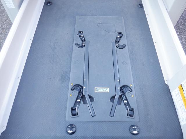 ハイエースバン ウェルキャブＣロング　車椅子リフト・オートステップ・左パワースライドドア・純正ラジオ・寒冷地仕様・リヤヒーター・リヤクーラー・ＰＷＲ　ＨＥＡＴ・ヘッドライトレベライザー・ハロゲンヘッドライト（31枚目）