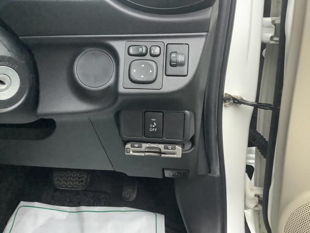 アクア Ｓ　キーレス　アイドリングストップ　衝突安全ボディ　電動格納ミラー　ナビ　バックカメラ　エンジンスターター　エアコン　パワーステアリング　運転席・助手席エアバック　ＡＢＳ　ＥＳＣ（7枚目）