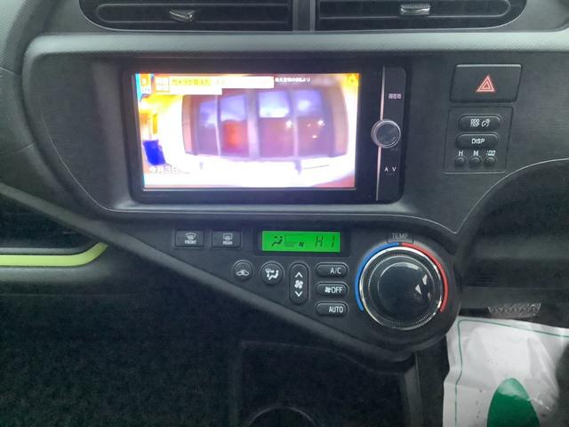 アクア Ｓ　キーレス　アイドリングストップ　衝突安全ボディ　電動格納ミラー　ナビ　バックカメラ　エンジンスターター　エアコン　パワーステアリング　運転席・助手席エアバック　ＡＢＳ　ＥＳＣ（12枚目）