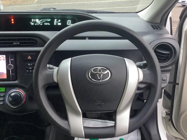 アクア Ｓ　キーレス　アイドリングストップ　衝突安全ボディ　電動格納ミラー　ナビ　バックカメラ　エンジンスターター　エアコン　パワーステアリング　運転席・助手席エアバック　ＡＢＳ　ＥＳＣ（13枚目）