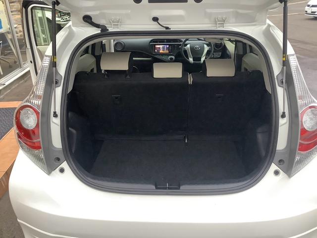 アクア Ｓ　キーレス　アイドリングストップ　衝突安全ボディ　電動格納ミラー　ナビ　バックカメラ　エンジンスターター　エアコン　パワーステアリング　運転席・助手席エアバック　ＡＢＳ　ＥＳＣ（15枚目）