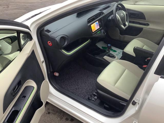 アクア Ｓ　キーレス　アイドリングストップ　衝突安全ボディ　電動格納ミラー　ナビ　バックカメラ　エンジンスターター　エアコン　パワーステアリング　運転席・助手席エアバック　ＡＢＳ　ＥＳＣ（16枚目）