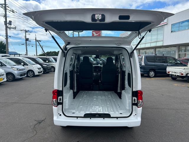 ＮＶ２００バネットバン ＤＸ　全国１年保証付・４ＷＤ・キーレス・ブレーキサポート・横滑り防止　衝突防止システム　エアバッグ　エアコン　パワーステアリング　パワーウィンドウ　ＡＢＳ（10枚目）